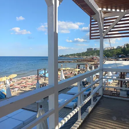 курортна Apartman Odessza